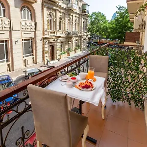 4* Otel Lacasa Nizami Street