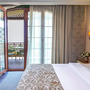 Sapphire Marine Resort