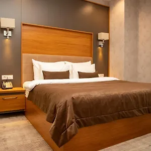 4* Hotel Midtown
